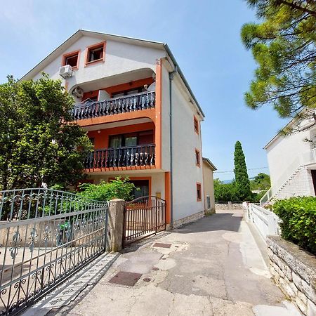 Apartments Marija Selce Exterior photo