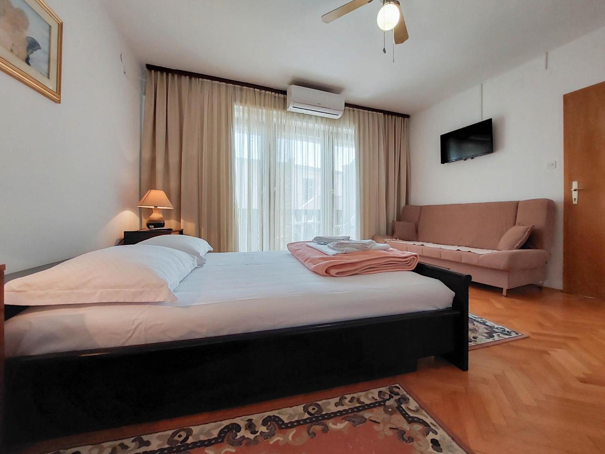 Apartments Marija Selce Exterior photo